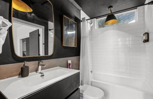 Stylish Austin Stay 3BR 2BA Pet-Friendly - Foto 19