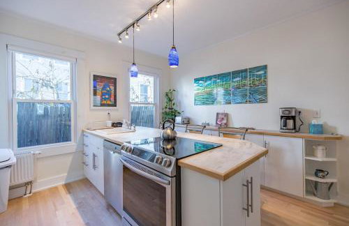 Peaceful Oasis on Munjoy Hill 1st flr 3BR parking - Foto 5