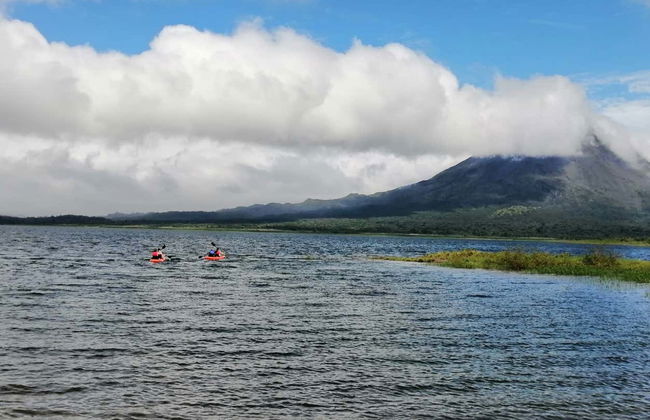 Bus + Boat Transport to La Fortuna - Foto 7