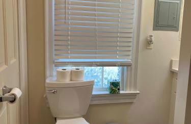 Vaux Hall Manor - 5BR Historic Farmhouse on Bay - Foto 46