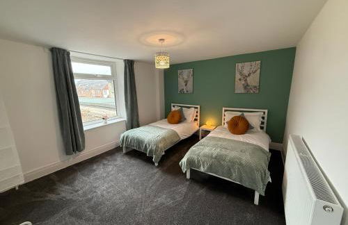 Duke's Retreat - 4 BR Sleeps 8 Ideal 4 Contractors - Foto 10