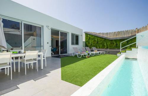Villa in Maspalomas with Private Heated Pool - Foto 1