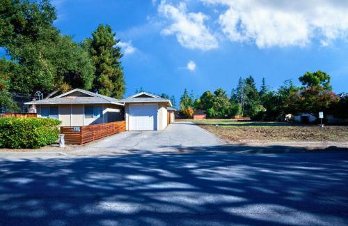 Central 3BR Home Steps from Castro St - Foto 7