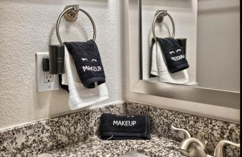 Luxury 2BR Cedr Sprgs area with Parking, Pool, Gym - Foto 44