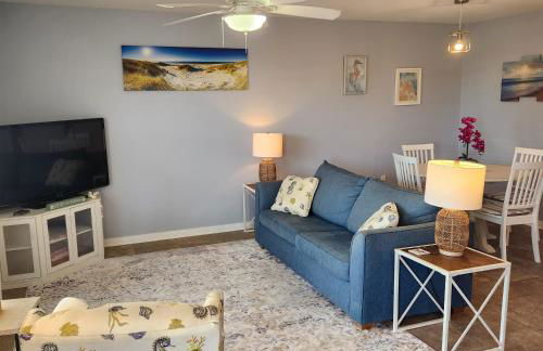 Condo in Gulf Shores King Suite - Photo 7