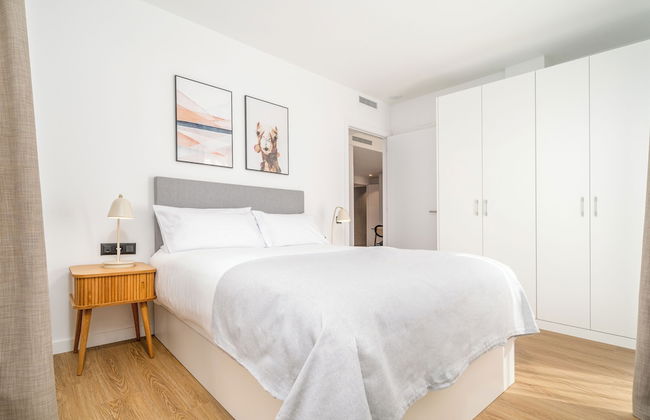 Limehome Barcelona Plaça Pirineus - Photo 9