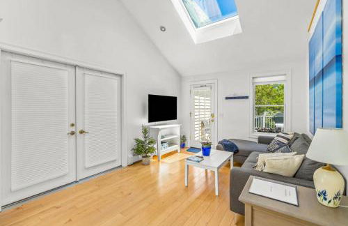 Bright and Cozy with Patio Grill and near the Beach and Golf - Photo 10