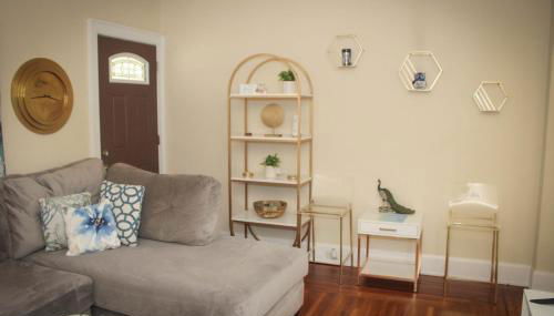Charming 1 BR Apt 6 miles from Downtown! - Foto 2
