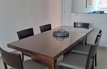 Show de apartamento na Praia do Morro - Guarapari - 3Q - Área externa com churrasqueira - 2 vagas garagem - Wifi - 100m da praia - ar condicionado - Foto 4