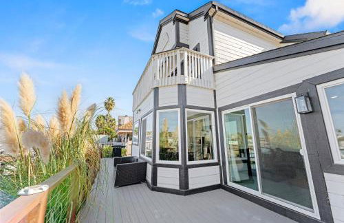 * Large Updated Waterfront Delta Manor Boat Dock * - Foto 32