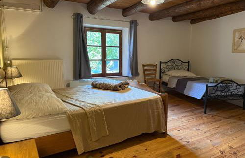 Gite LES SOURCES, 9 pers, 11 couchages - Arlempdes, classé un des plus beaux villages de France - Foto 17