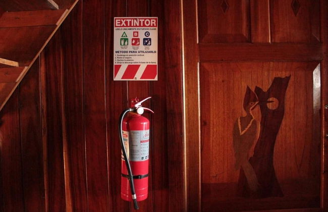 Beautiful House With Panoramic View of the bay and Gardens - Photo 15