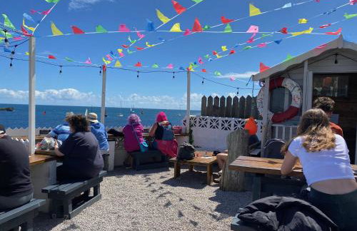 The Old Gallery - Charming Coastal Escape For Two - Photo 72