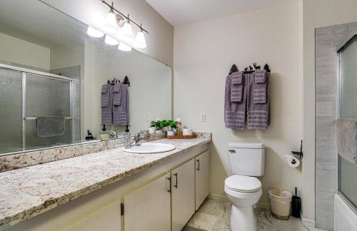 Furnished Deck and Fire Pit Sherwood Forest Cabin - Foto 16