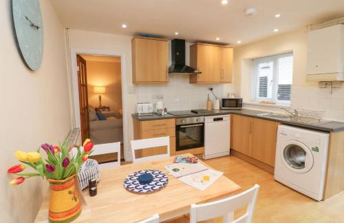 Courtyard Cottage - Photo 5