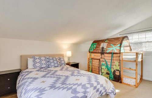 Lakefront Gem with Games in Westminster! - Foto 18