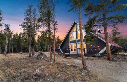Cozy A-Frame Retreat - Hot Tub, Forest Views - Photo 2