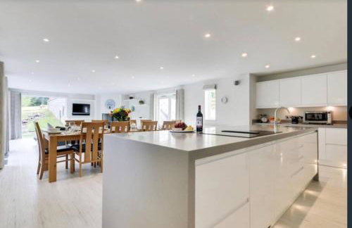 Priory House; sleeps 6-20 - Foto 13