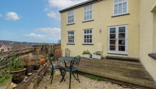 Vauxhall Cottage, Chepstow - 4 Bedroom Pet-Friendly Home with Private Fenced Garden, Walk to Town and Castle - Foto 4