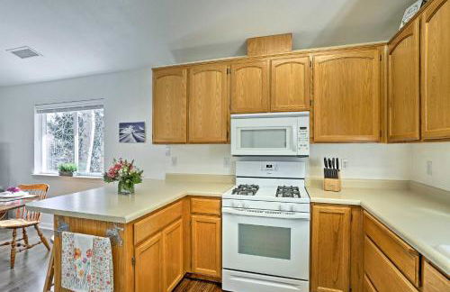 Centrally Located Mt Shasta Home with Deck! - Foto 12