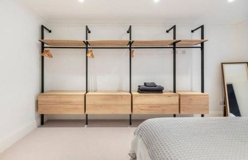 3 Bedroom, 3 bathroom large flat with sea views! - Foto 35