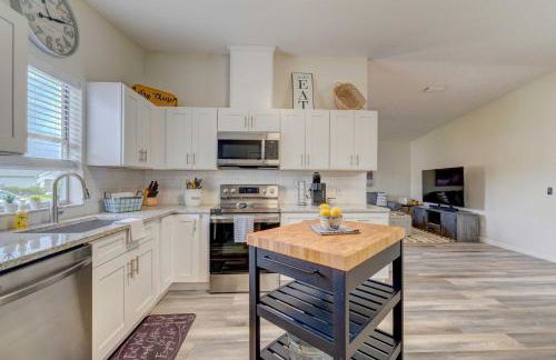 Peaceful Lady Lake Home with Screened-In Porch! - Foto 9