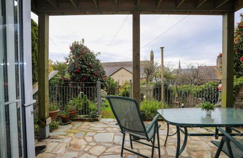 Hillside Apartment - Photo 14