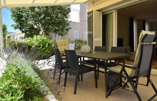 Sunny Lena Premium Family Apartment with Garden, Close to Beach & Pool - Foto 13