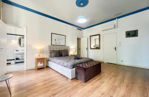 Bourgeois House - 16 personnes, Piscine, 6 chambres, 8 lits, 4 SDB, Centre-ville, CLIM - Foto 48