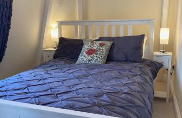 Windows over Stroud - 2BR Penthouse in Historic Building - Foto 24