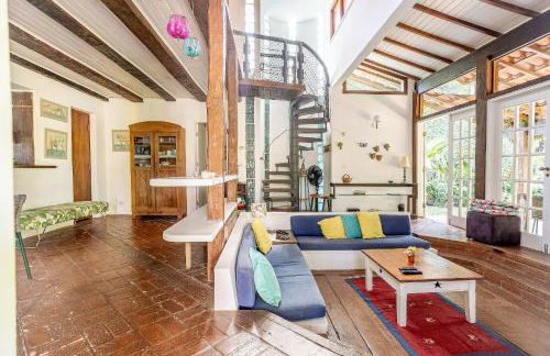 Casa dos Pássaros na areia a 20m da Praia da Baleia com 3 suítes e 1 dorm com ar condicionado, wifi, smart tv, cozinha completa e churrasqueira - Foto 14