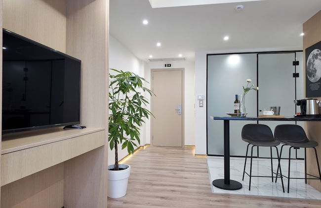 CC LUX Suites - Photo 19