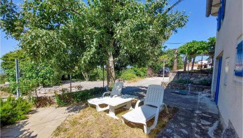 Nice Home In Koromacno - Photo 2