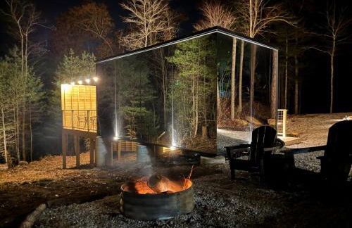 Staghorn | Modern Lux Mirror Home | HotTub & Woods - Foto 2