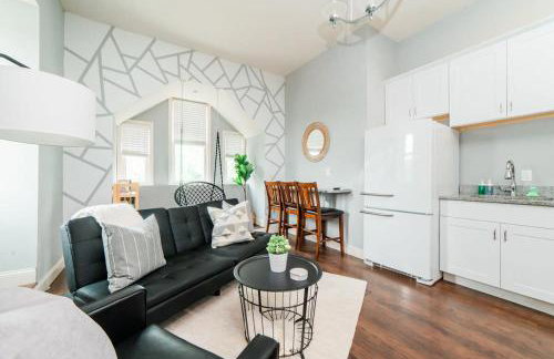 Modern Chic Suite - Amazing Location - GroupStay - Foto 1