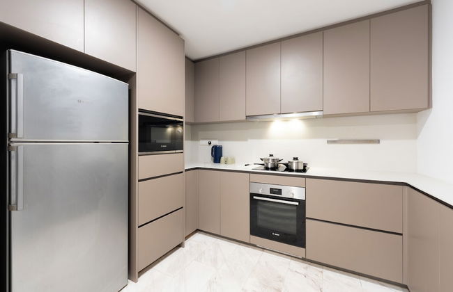 Moonway Luxury Suites At Eaton Residence - Photo 71