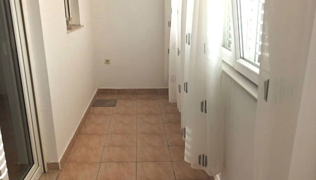 Seaside Okrug Gornji Apartment With Terrace and Patio - Foto 2, Vestíbulo