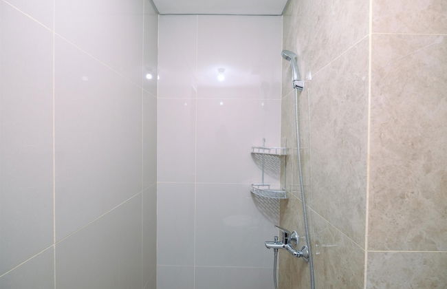 Cozy Living And Homey Studio Transpark Cibubur Apartment - Foto 8