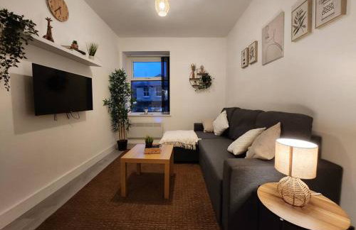 SuperValue Suite 6 - Fast WiFi, Hotel Linen, Keyless Entry, City only 10 Mins - BY PROPERTY PROMISE - Foto 10