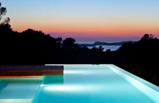 Beautiful Villa in Inviting Space - Foto 23