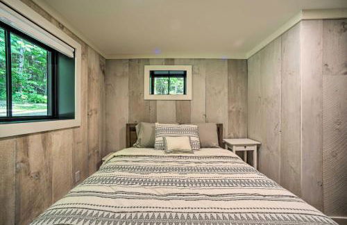 Sleek Cabin with Deck, 8 Miles to Mount Snow and Hikes - Foto 22