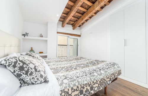 FLORIT FLATS - CENTER 2BR 2BA ATTIC TERRACE VIEW WIFi AC - Photo 30