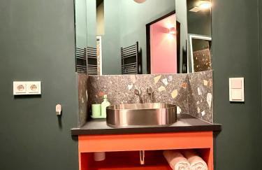 Poets Place Design Apartment in Kreuzberg - Photo 8