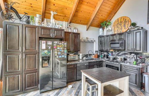 Lake Arrowhead Cabin with Hot Tub and Mountain Views! - Foto 3