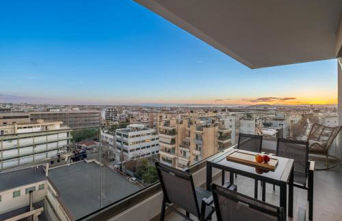 Elite Penthouse with Heated Pool and SkylineView - Foto 74