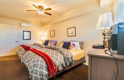 A LIVING CANVAS Amazing Lake View Custom Home - Foto 18