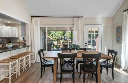 The Susser Estate with Dock Hot Tub Game Room - Foto 14