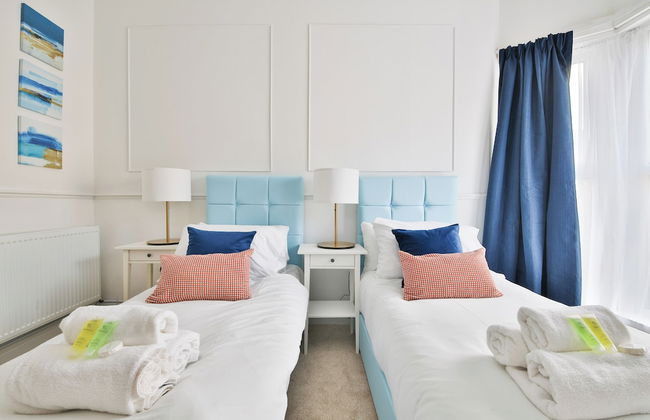 Beautifully Designed 2 Bed Apartment - Foto 10