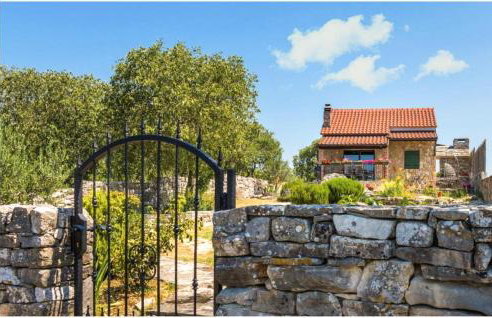 2 Bedroom Stunning Home In Konjevrate - Foto 11