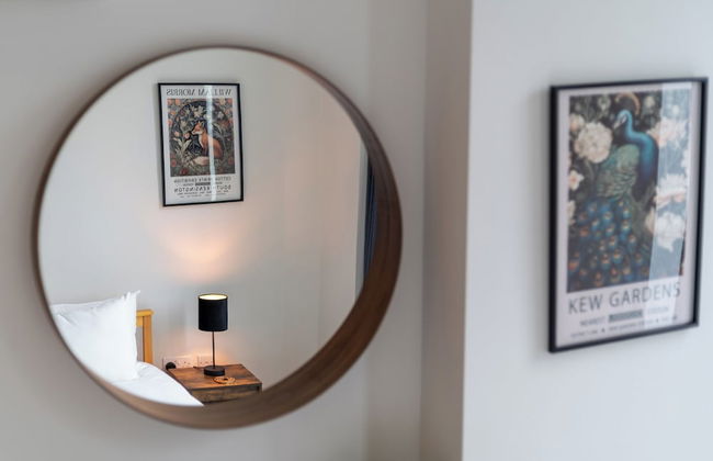 Chic & Stylish 2Bed in Heart of London - Photo 16